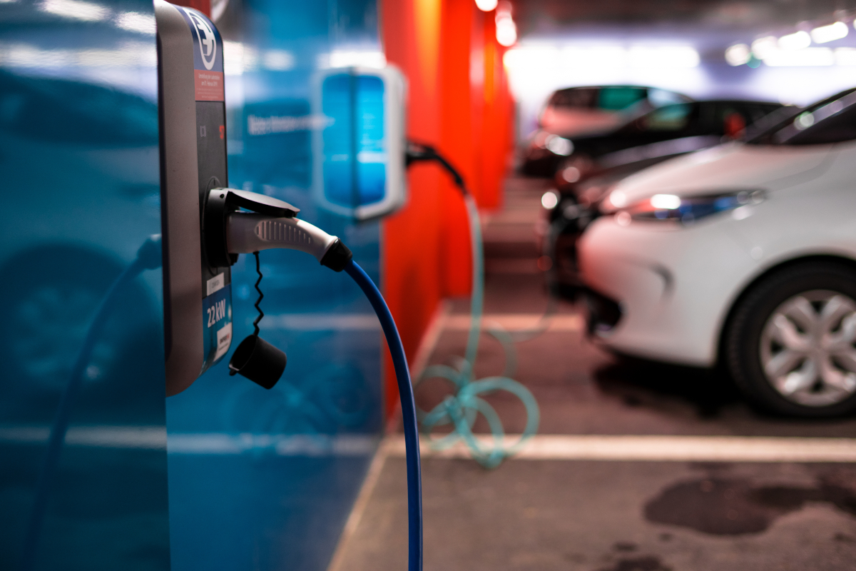Elektroautos an der Ladesäule Fahrzeugangebot beim Autohaus – moderne Autos und Service in höchster Qualität. Gartenanlage 6, 64732 Bad König Auto Birne